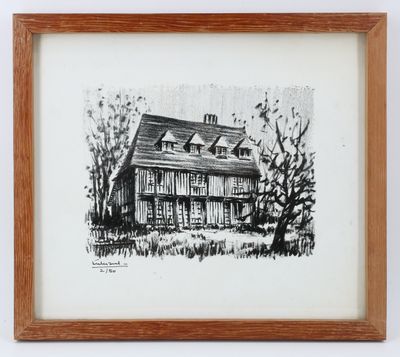 un dessin en noir et blanc représentant une maison dans un cadre en bois