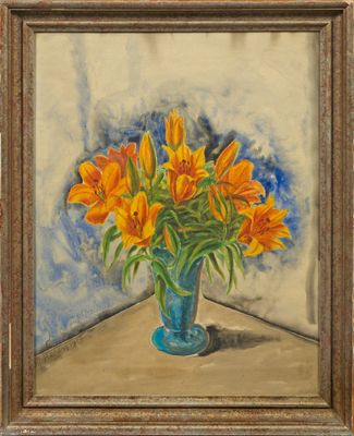 un tableau représentant des fleurs orange dans un vase bleu posé sur une table