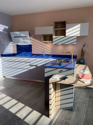 VENTE SUR DESIGNATION - LOT 5 - Une cuisine aménagé d'exposi…