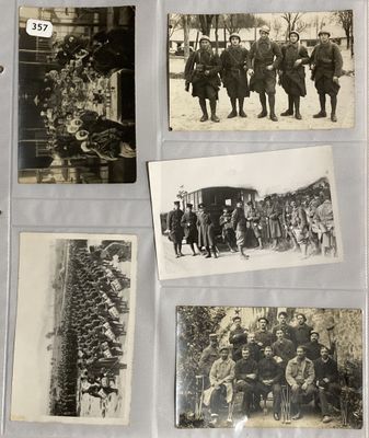 plusieurs vieilles photos en noir et blanc d'hommes et de femmes en uniforme militaire