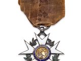 Gros plan sur une médaille portant une étoile