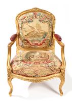 PAIRE DE FAUTEUILS, à la Reine en bois mouluré, sculpté et r… (photo 2)