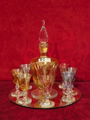 Service à liqueur présenté sur plateau miroir comprenant une…