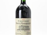 une bouteille de vin posée sur une table