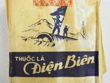 un sac de riz posé sur une table
