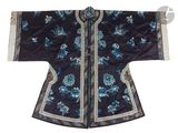 une robe chinoise noire et bleue à motifs floraux