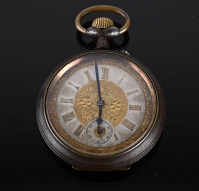 Régulateur en acier, le fond du cadran doré avec compteur po…