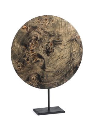 une image représentant une table en bois avec un piètement en métal, sur fond blanc
