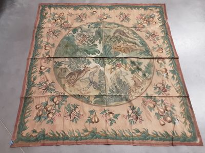 Tenture peinte à décor de "Fable de la Fontaine".