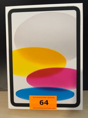 une boîte sur laquelle figure l'image d'un iPad 64 d'Apple