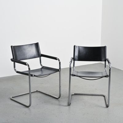 paire de chaises « Cantile » en cuir noir et chrome, créées par Marcel Knoller pour Knoller, années 1970