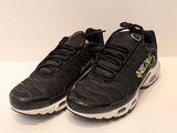 nike air max plus black / white / volt yellow