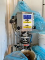 Une operculeuse en inox SCIM, avec compresseur d'air ABAC (photo 3)