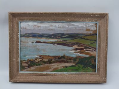 une peinture à l'huile représentant une vue de plage avec un bateau dans l'eau