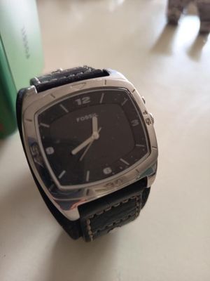 FOSSIL fonctionnelle, pile neuve.