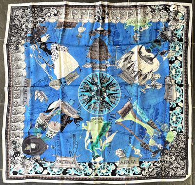 CHRISTIAN LACROIX. Carré en twill de soie imprimée à décor d…
