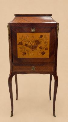 Bonheur du Jour en bois naturel à décor marqueté de panier f…