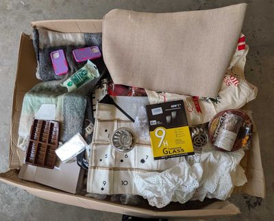 319 / 1 palette de 119 kg de mix ( tapis, sac poubelle…