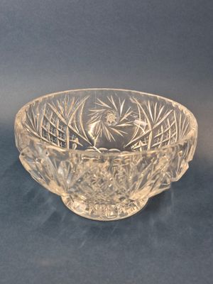 Ensemble de verrerie comprenant : - Un vase de forme rouleau…