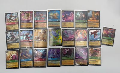beaucoup de cartes sur la table