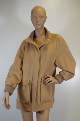 BURBERRY VESTE en cachemire camel.