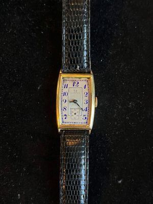 OMEGA, montre d'homme rectangulaire, le cadran signé à chiff…