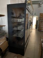 Une grande vitrine réfrigérée COSTAN en métal, à 6 portes, à… (photo 3)