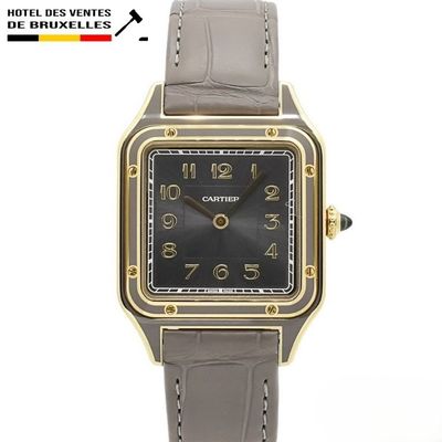 une image d'une montre en gros plan sur fond blanc