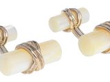 deux paires de boutons de manchette en nacre et or