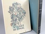deux livres posés l'un à côté de l'autre sur une table