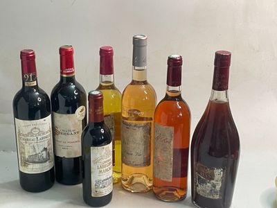 9 flacons 3 bts : rosé, 2 bts bordeaux et 1 /2 bts bordeaux