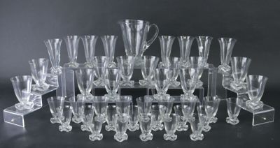 Dans le style de DAUM: Partie de service de verres de forme …