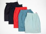 cinq paires de shorts pour femmes sont alignées sur un fond blanc