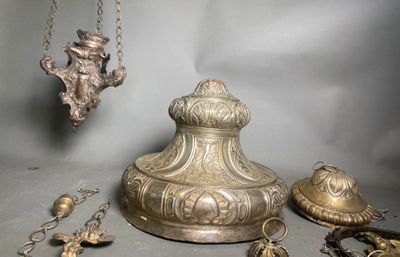 a lot of items that are sitting on a table