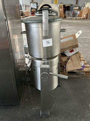 Robot coupe , dimensions : L 52x80x139 cm, non testé, en l'é…