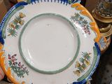 a plate that is sitting on top of a box