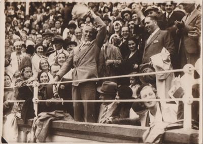 Albert Harlingue. Charlie Chaplin à une corrida à San Sebast…