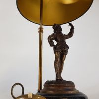 Lampe en régule à décor de personne en habit Renaissance - H… (photo 5)