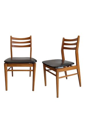Paire de chaises à dossier ajouré en bois naturel