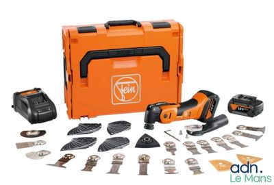 une trousse à outils orange contenant des outils et un coffret à outils