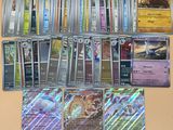 beaucoup de cartes sur la table
