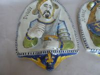 Paire de porte lumières d'applique en faïence polychrome à d… (photo 5)