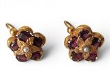 an image of a pair of earrings with garnets and pearls