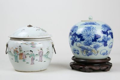 two vases sitting next to each other on a table