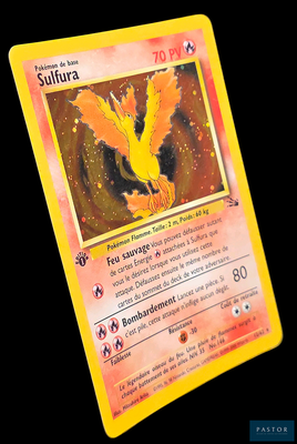 un carton jaune sur lequel figure l'image d'un dragon jaune