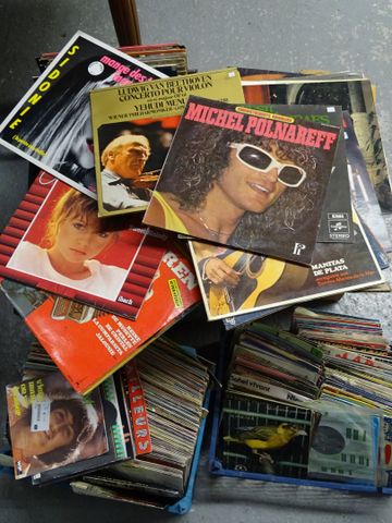 Important lot de disques 45 et 33 tours variété française, classi...