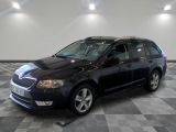 la photo d'une voiture noire garée dans un garage