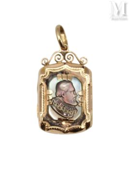 an image of a picture of a man in a gold frame