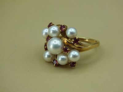 Bague en or jaune 750/1000e sertie de sept perles de culture…