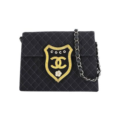 Marque : Chanel Modèle : Matelassé à emblème